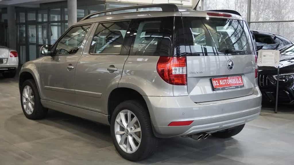 Skoda Yeti Style 4x4*AHK*BI-XENON*DAB* 01/2016-photo-5
