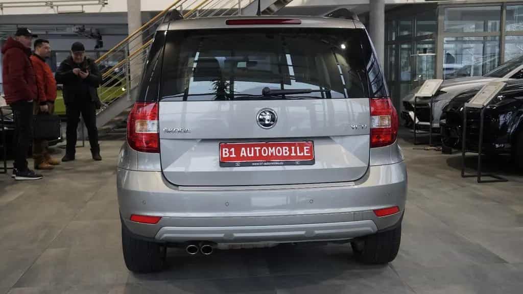Skoda Yeti Style 4x4*AHK*BI-XENON*DAB* 01/2016-photo-6