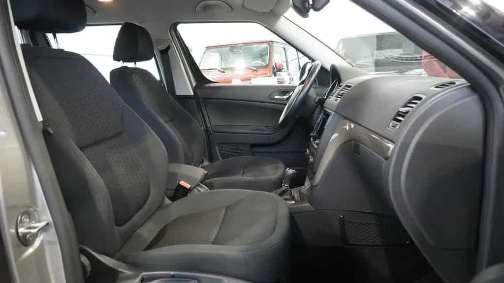 Skoda Yeti Style 4x4*AHK*BI-XENON*DAB* 01/2016-photo-9