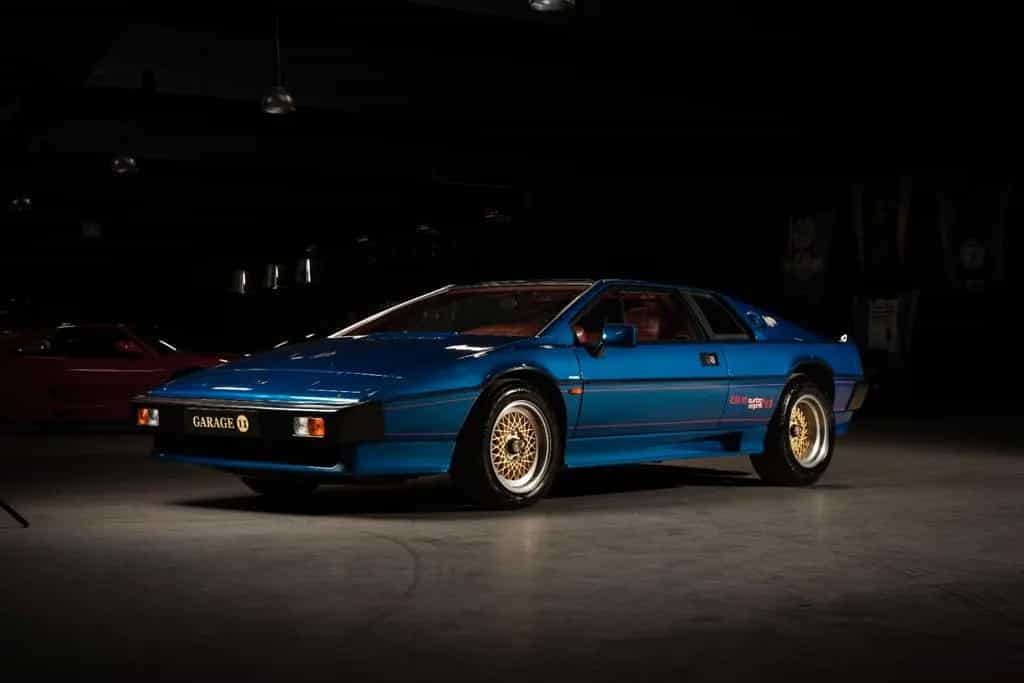Lotus Esprit Turbo HCi / 2.2 / SWE-car / 81570km 03/1987-photo-1