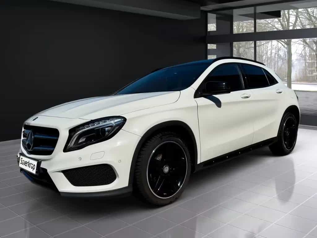 Mercedes-Benz GLA 200 AMG NIGHT PANO AUTOMATIK wenig Km 05/2015-photo-0