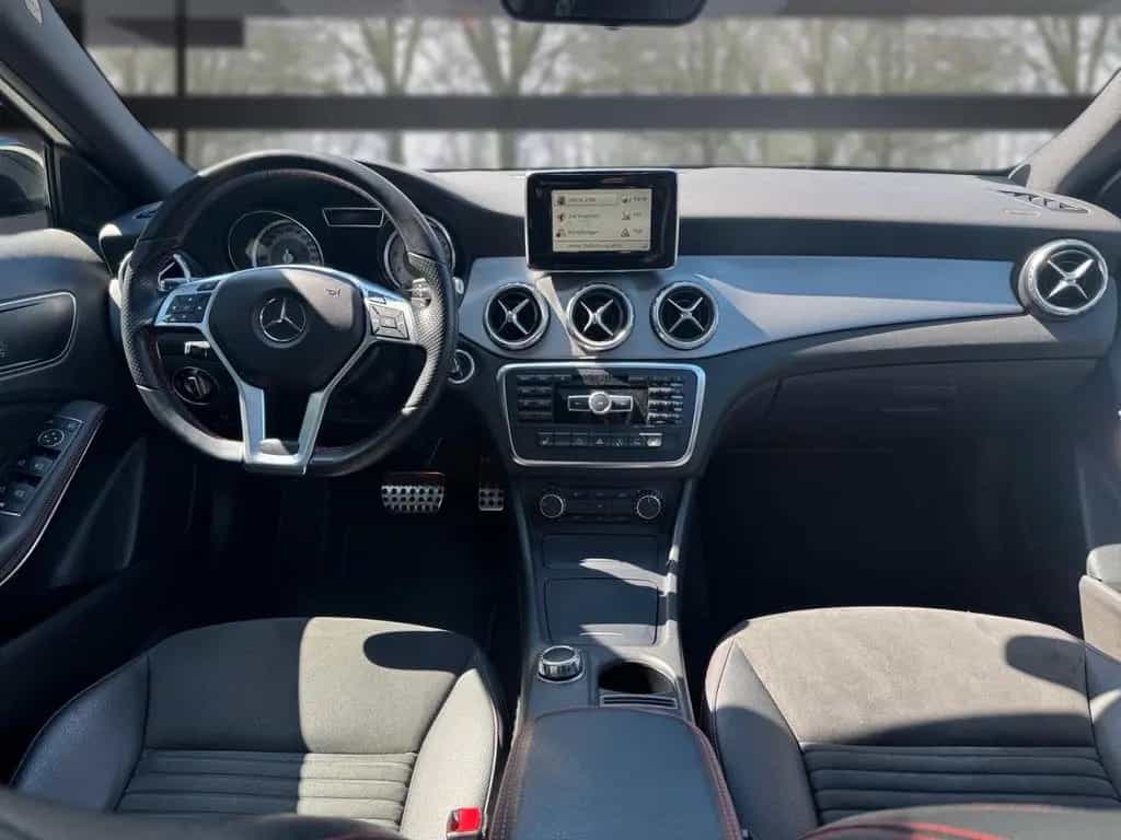 Mercedes-Benz GLA 200 AMG NIGHT PANO AUTOMATIK wenig Km 05/2015-photo-10