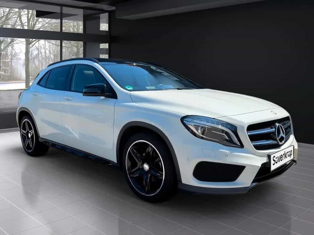 Mercedes-Benz GLA 200 AMG NIGHT PANO AUTOMATIK wenig Km 05/2015-photo-2