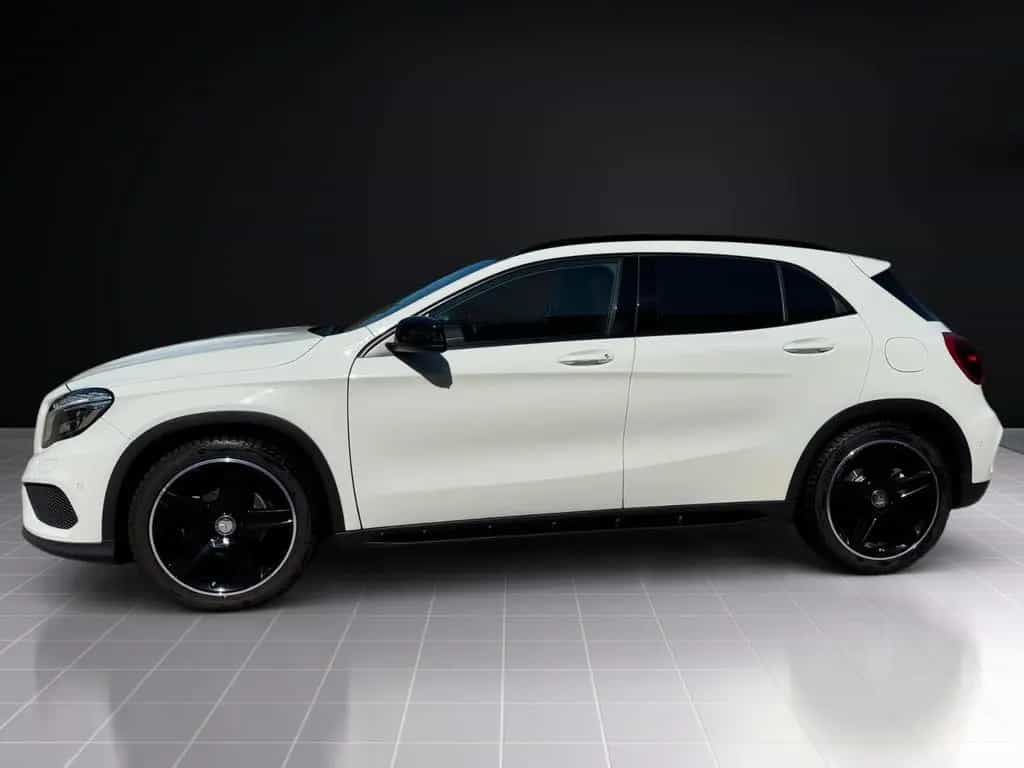 Mercedes-Benz GLA 200 AMG NIGHT PANO AUTOMATIK wenig Km 05/2015-photo-7