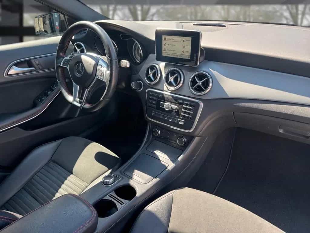 Mercedes-Benz GLA 200 AMG NIGHT PANO AUTOMATIK wenig Km 05/2015-photo-8