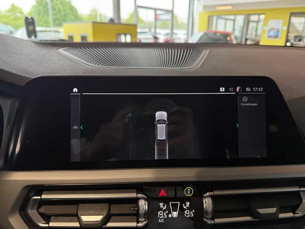 BMW 320 d Touring Advantage*M-Technic* 04/2021-photo-16