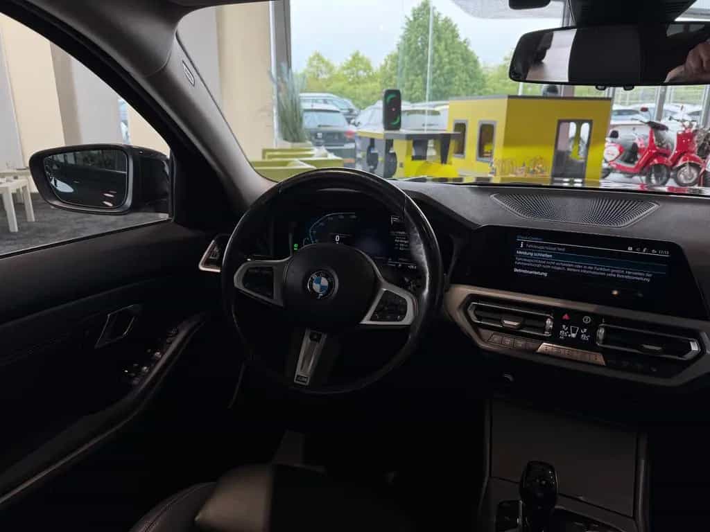 BMW 320 d Touring Advantage*M-Technic* 04/2021-photo-21