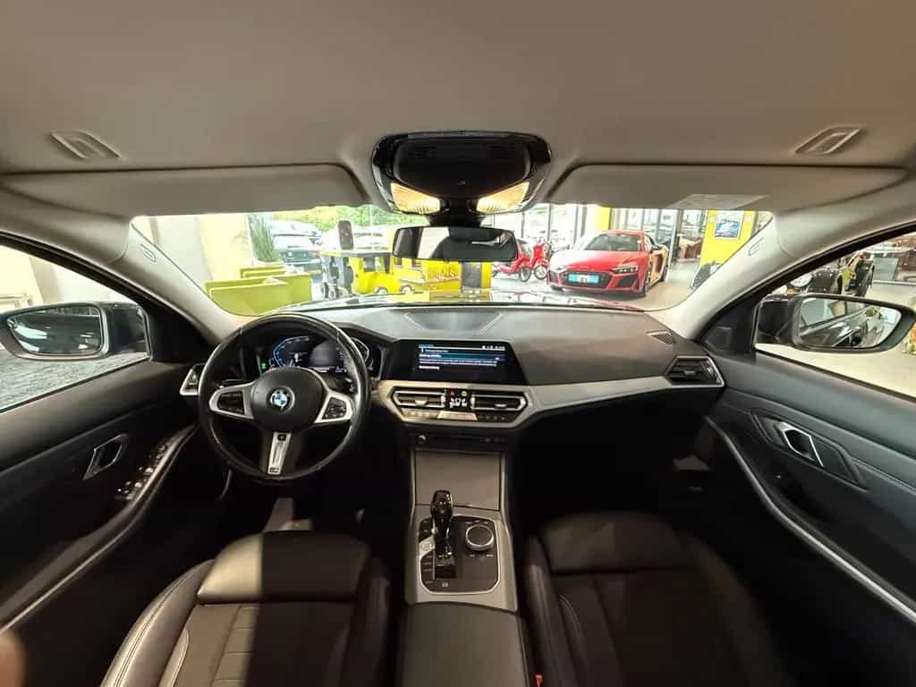BMW 320 d Touring Advantage*M-Technic* 04/2021-photo-22