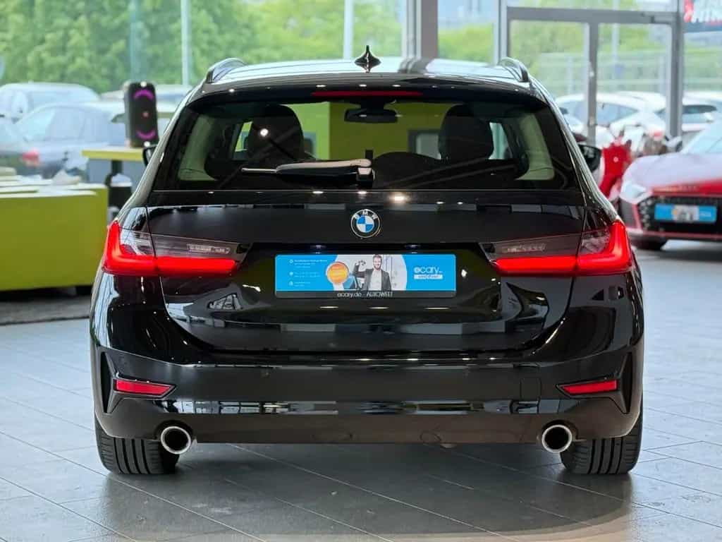 BMW 320 d Touring Advantage*M-Technic* 04/2021-photo-4