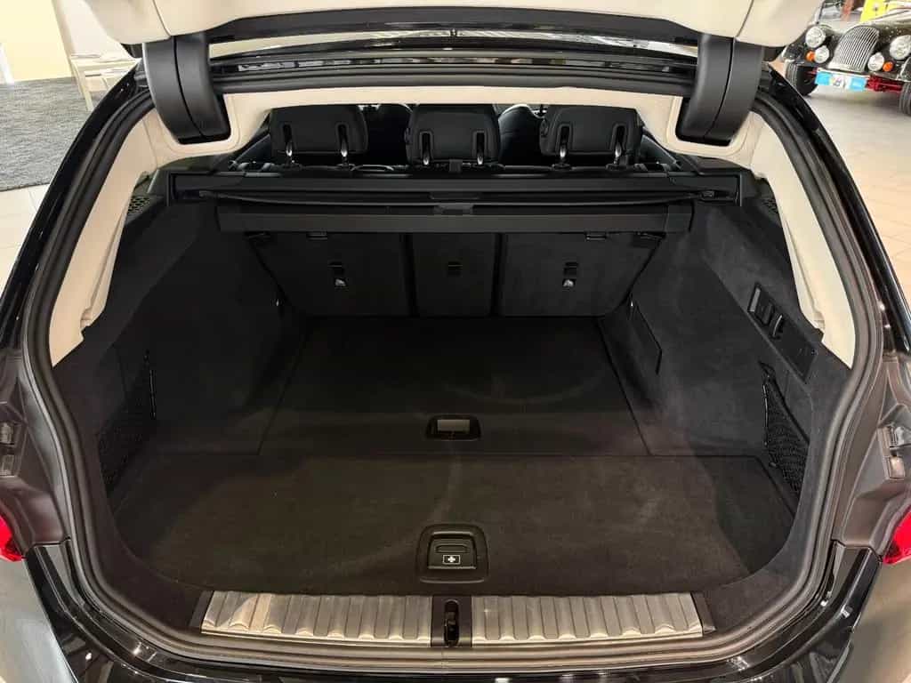 BMW 320 d Touring Advantage*M-Technic* 04/2021-photo-5