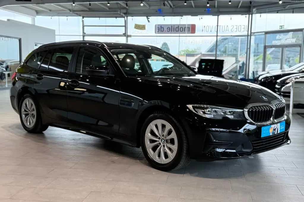 BMW 320 d Touring Advantage*M-Technic* 04/2021-photo-8