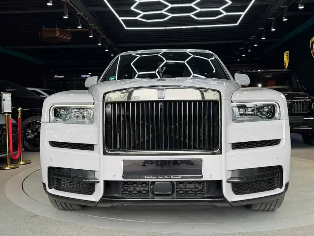 Rolls-Royce Cullinan 6.8 V12*BLACK BADGE*STARLIGHT 09/2021-photo-0