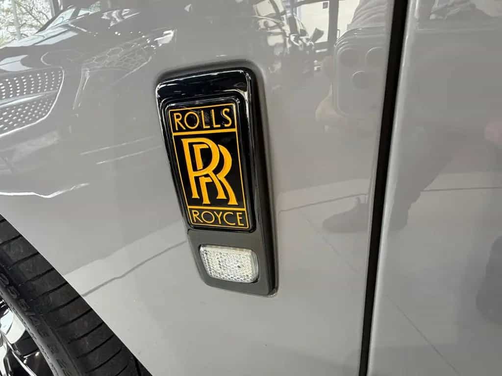 Rolls-Royce Cullinan 6.8 V12*BLACK BADGE*STARLIGHT 09/2021-photo-12