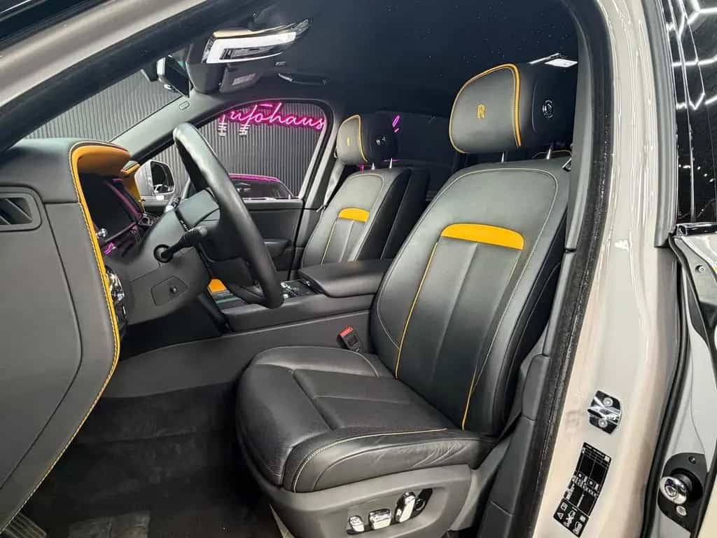 Rolls-Royce Cullinan 6.8 V12*BLACK BADGE*STARLIGHT 09/2021-photo-16