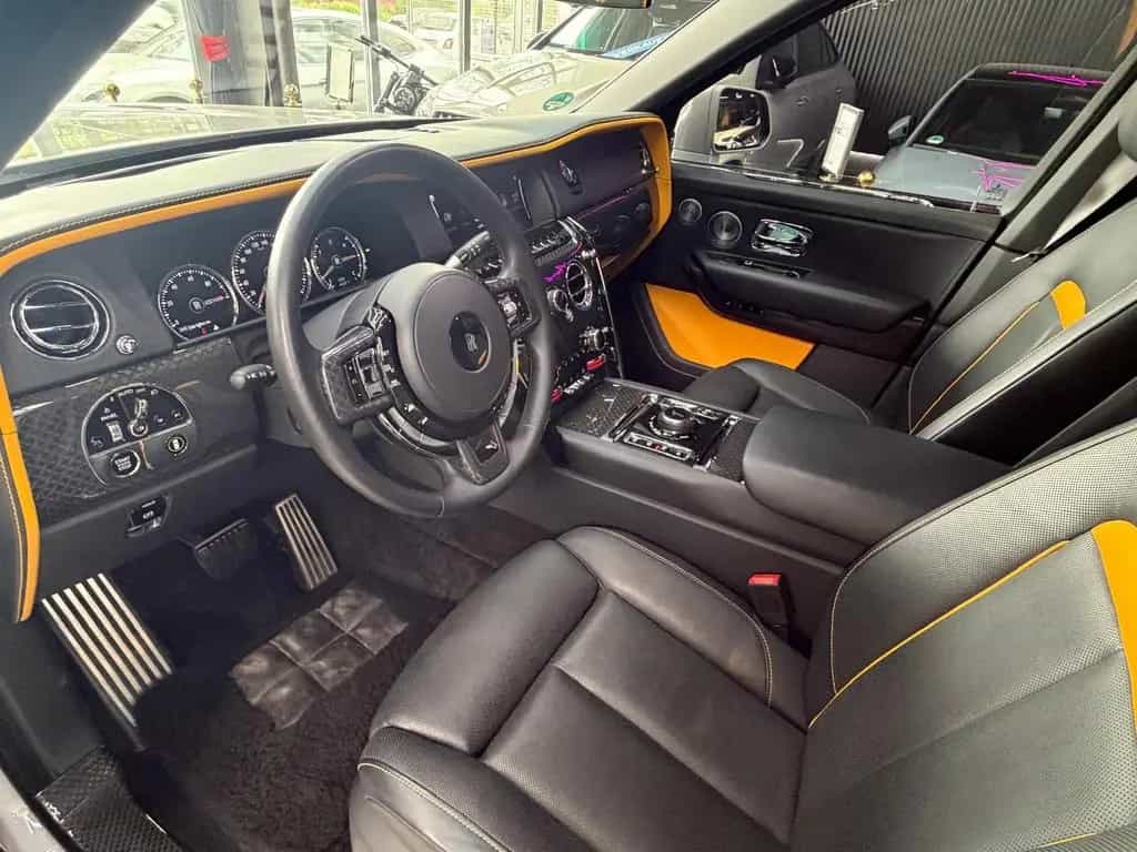 Rolls-Royce Cullinan 6.8 V12*BLACK BADGE*STARLIGHT 09/2021-photo-17
