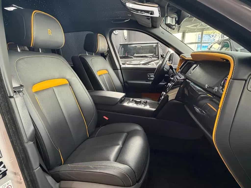 Rolls-Royce Cullinan 6.8 V12*BLACK BADGE*STARLIGHT 09/2021-photo-18