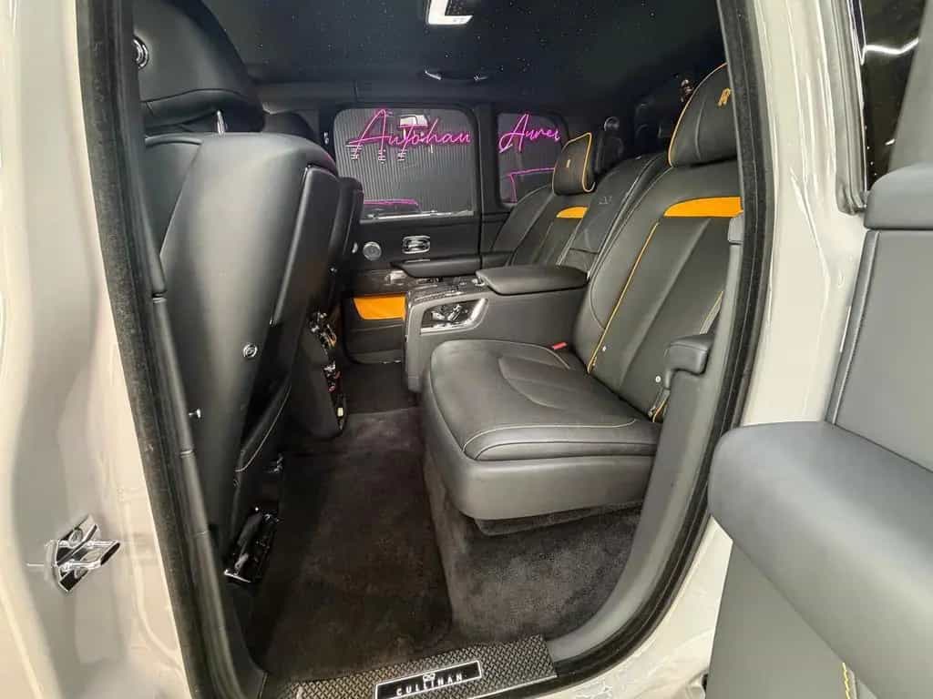 Rolls-Royce Cullinan 6.8 V12*BLACK BADGE*STARLIGHT 09/2021-photo-22