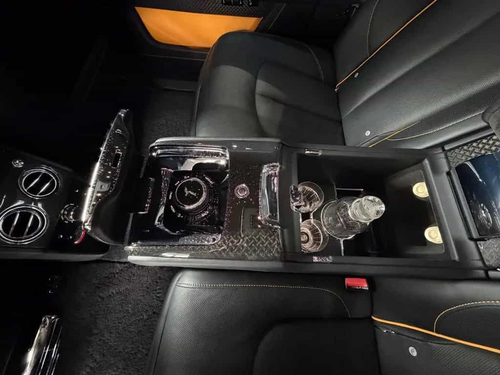 Rolls-Royce Cullinan 6.8 V12*BLACK BADGE*STARLIGHT 09/2021-photo-23