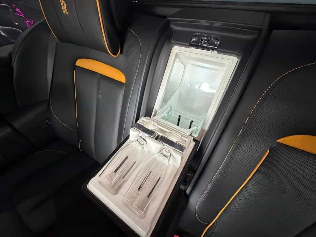 Rolls-Royce Cullinan 6.8 V12*BLACK BADGE*STARLIGHT 09/2021-photo-24