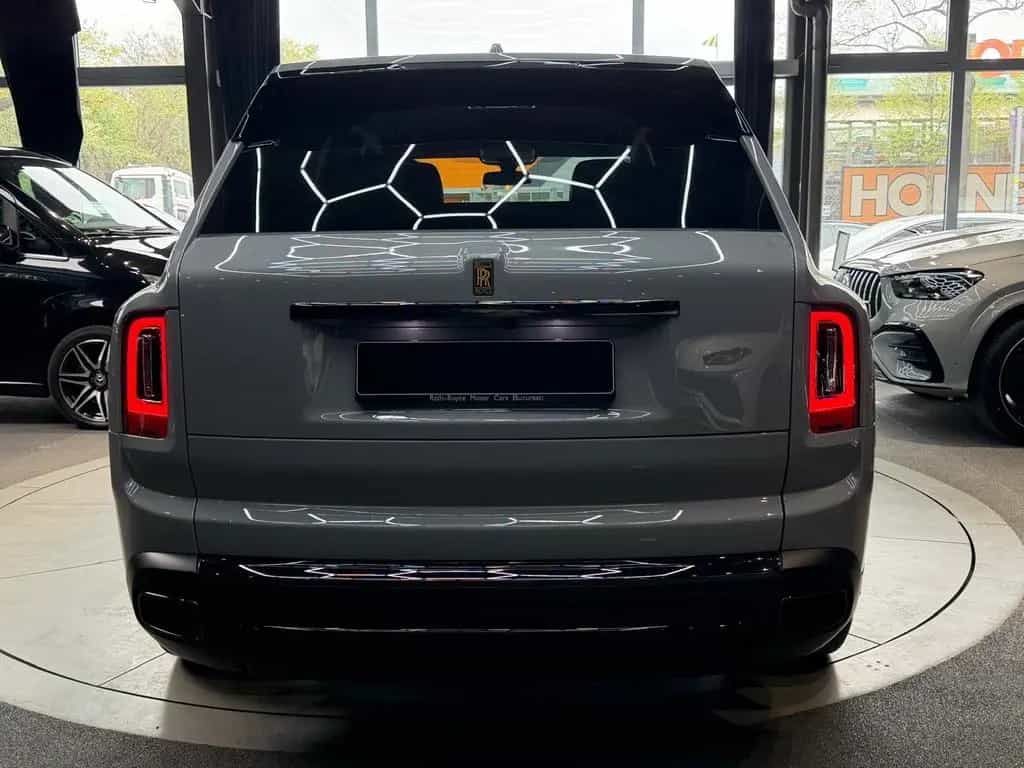 Rolls-Royce Cullinan 6.8 V12*BLACK BADGE*STARLIGHT 09/2021-photo-4