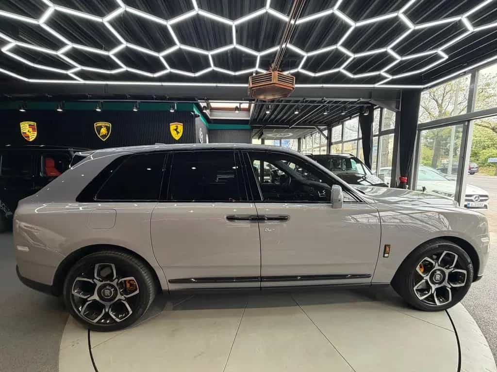 Rolls-Royce Cullinan 6.8 V12*BLACK BADGE*STARLIGHT 09/2021-photo-6