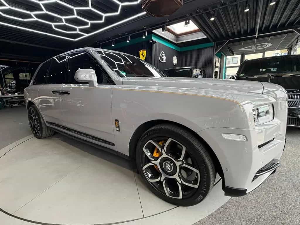 Rolls-Royce Cullinan 6.8 V12*BLACK BADGE*STARLIGHT 09/2021-photo-7