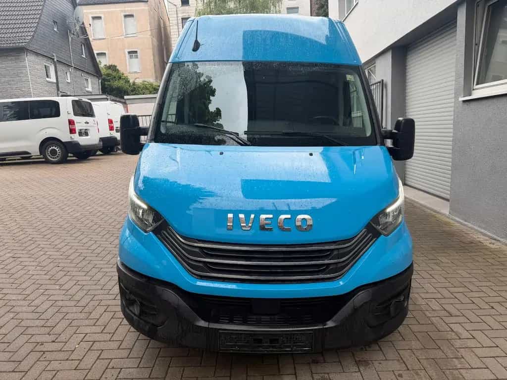Iveco Other Daily 35-180 9 Sitzer Navi Kamera Automatik LED 12/2023-photo-2
