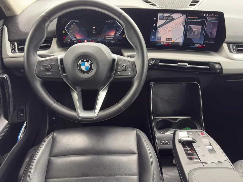 BMW X1 sDrive20i Sitzheizung Navi PDC LED 06/2023-photo-1