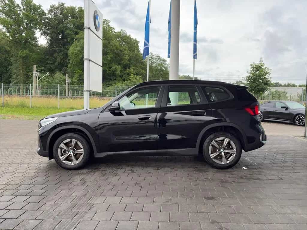 BMW X1 sDrive20i Sitzheizung Navi PDC LED 06/2023-photo-11