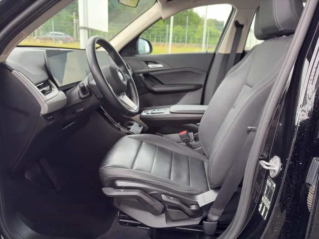 BMW X1 sDrive20i Sitzheizung Navi PDC LED 06/2023-photo-6