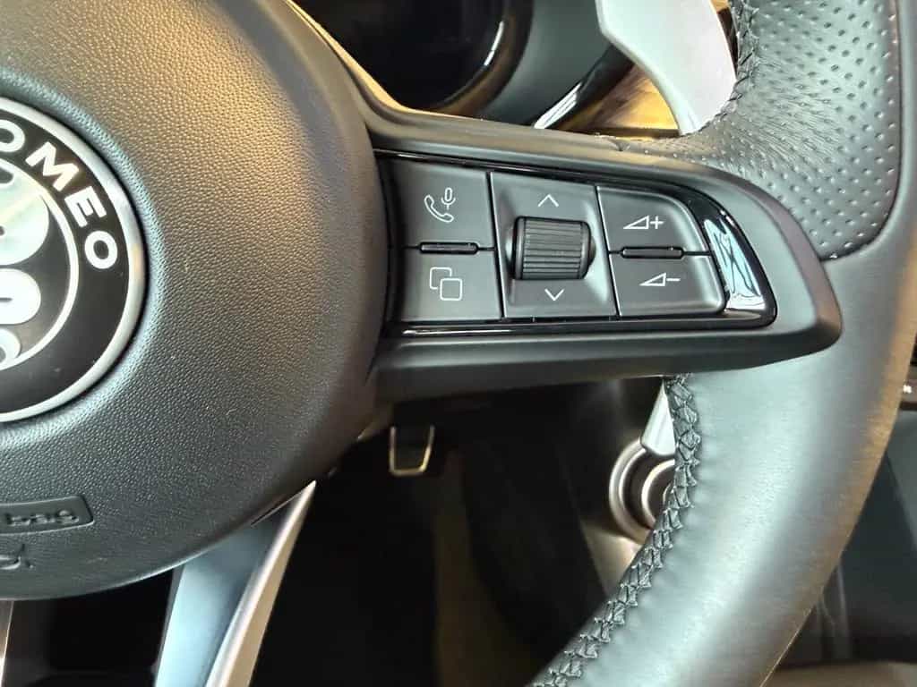 Alfa Romeo Tonale Veloce 1.5 VGT Hybrid ACC+PANO+MATRIX+SPU 06/2023-photo-22