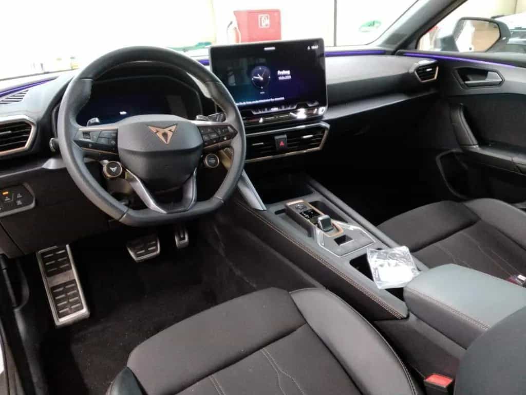 Cupra Leon 1.5eTSI 150 PS 7 Gang DSG CUPRA  LED Navi A 08/2025-photo-3