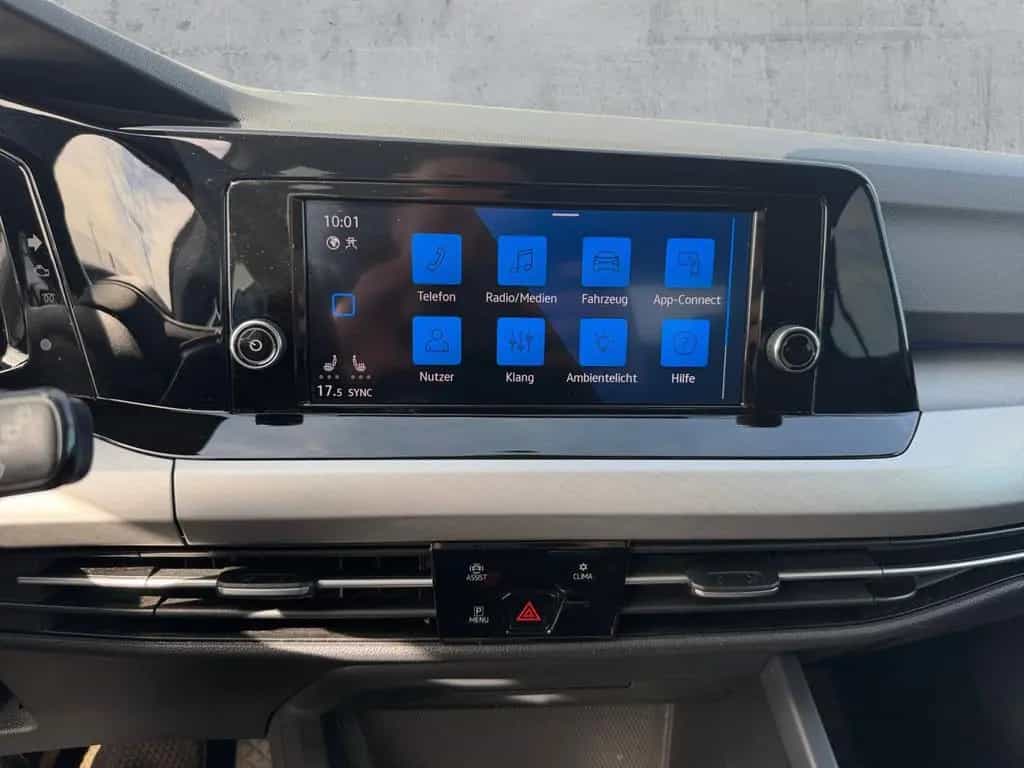 Volkswagen Golf VIII 1.0 TSI LIFE LED+APP+AHK+2xPDC+SHZ+DAB 10/2020-photo-9