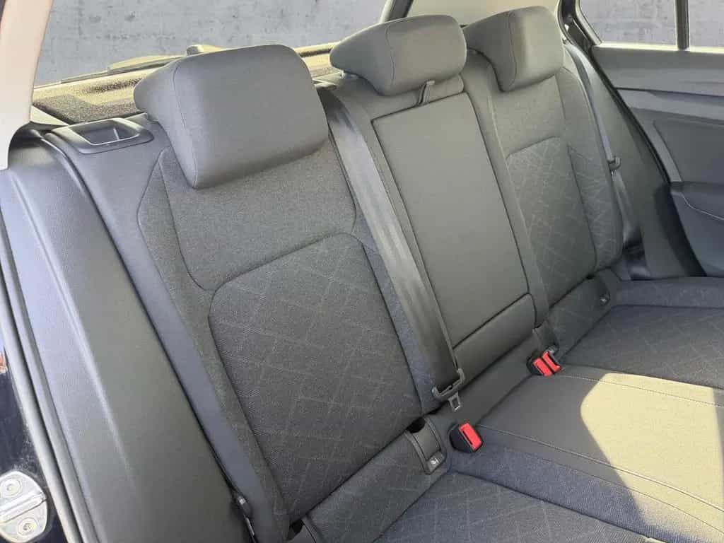 Volkswagen Golf VIII 1.0 TSI LIFE LED+APP+AHK+2xPDC+SHZ+DAB 10/2020-photo-14