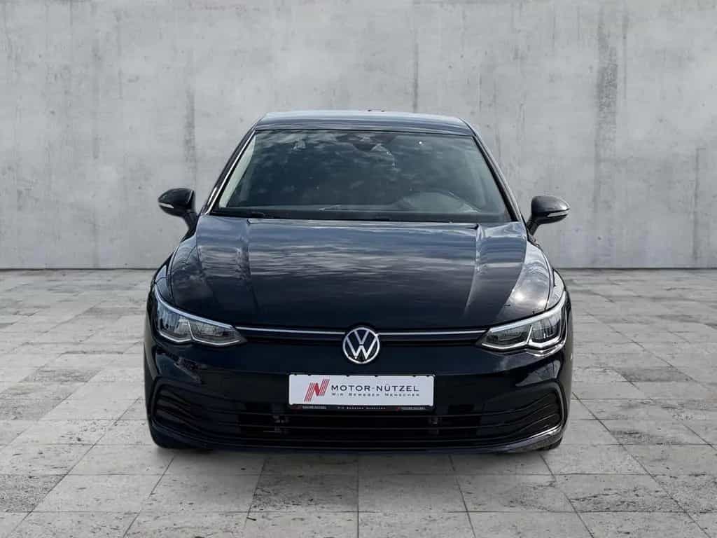 Volkswagen Golf VIII 1.0 TSI LIFE LED+APP+AHK+2xPDC+SHZ+DAB 10/2020-photo-1