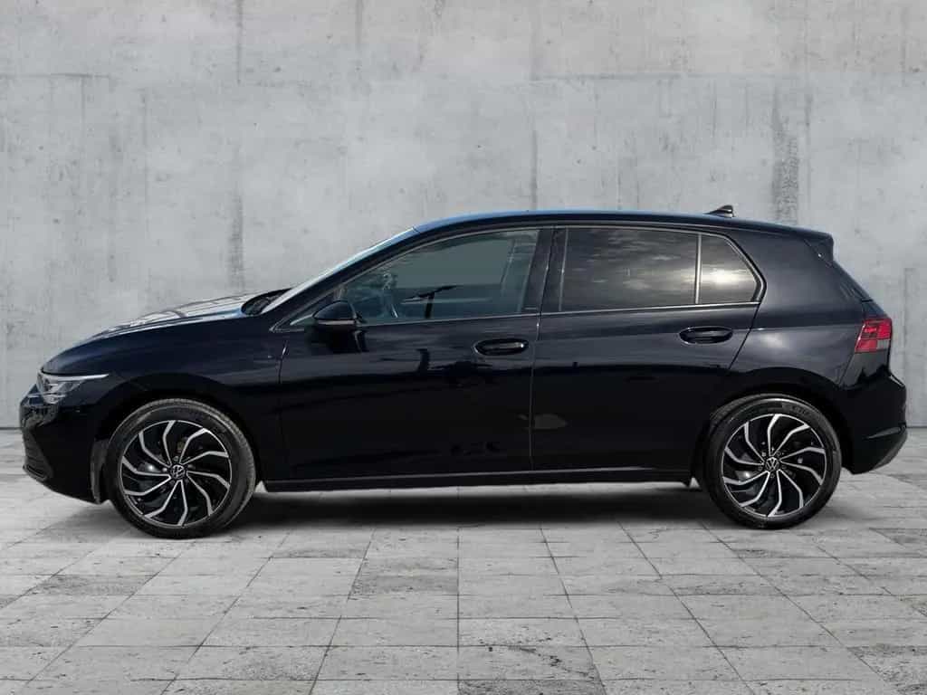 Volkswagen Golf VIII 1.0 TSI LIFE LED+APP+AHK+2xPDC+SHZ+DAB 10/2020-photo-2