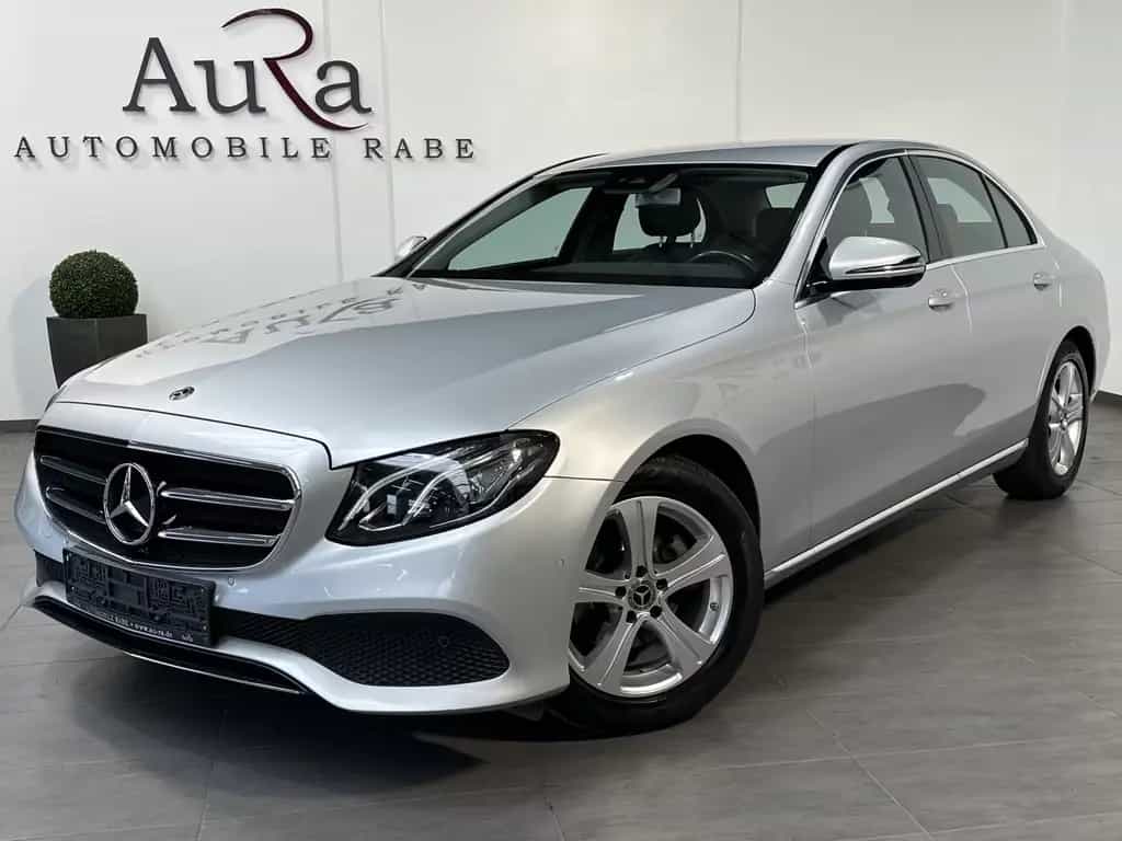 Mercedes-Benz E 220 d Limousine Avantgarde NAV+LED+AHK+CARPLAY 09/2019-photo-1