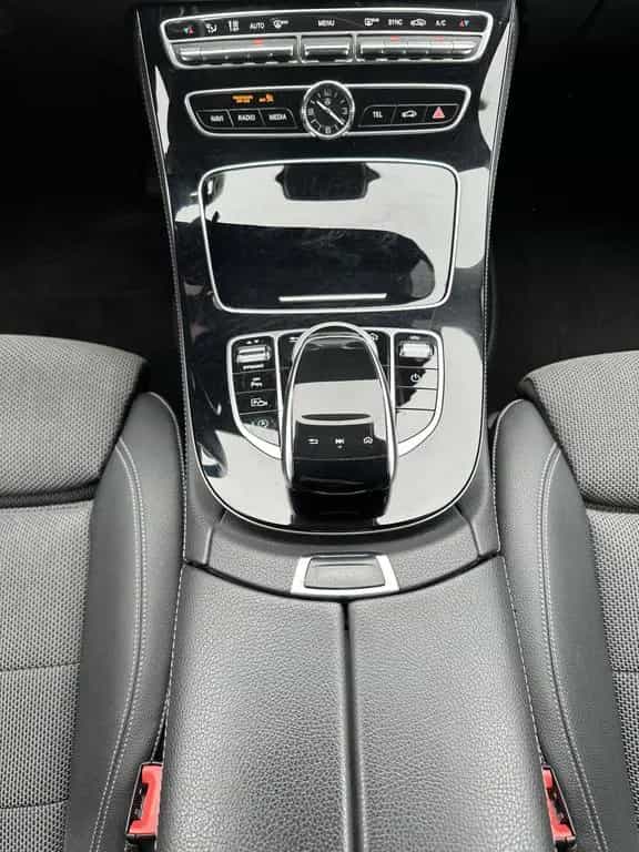 Mercedes-Benz E 220 d Limousine Avantgarde NAV+LED+AHK+CARPLAY 09/2019-photo-15
