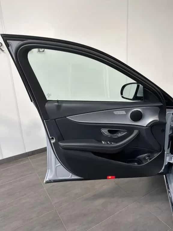 Mercedes-Benz E 220 d Limousine Avantgarde NAV+LED+AHK+CARPLAY 09/2019-photo-8