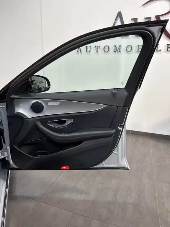 Mercedes-Benz E 220 d Limousine Avantgarde NAV+LED+AHK+CARPLAY 09/2019-photo-9