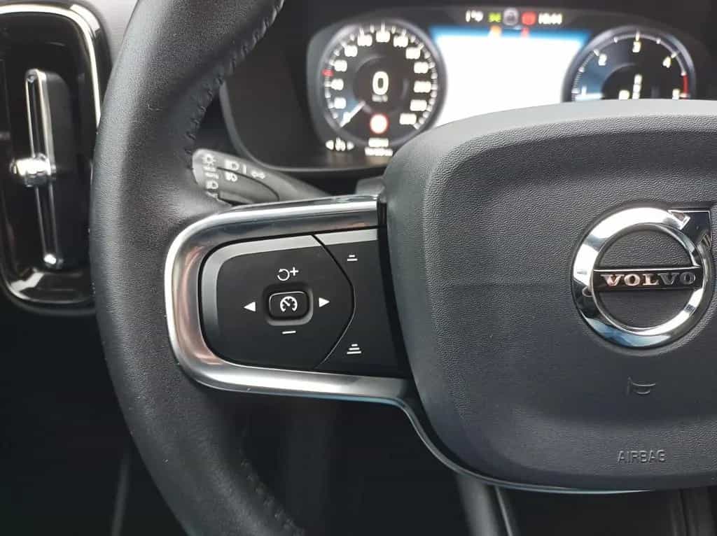 Volvo XC40 D3 Momentum Pro Geartronic 12/2019-photo-15