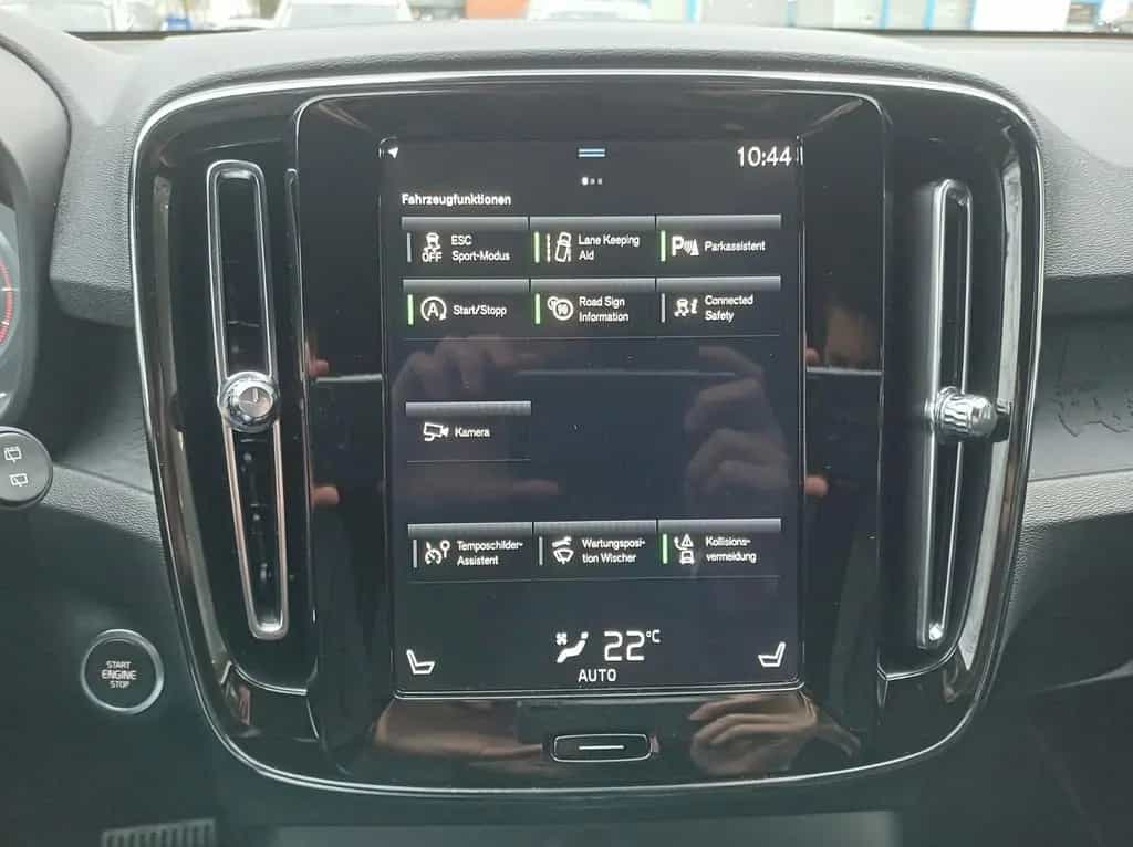 Volvo XC40 D3 Momentum Pro Geartronic 12/2019-photo-18
