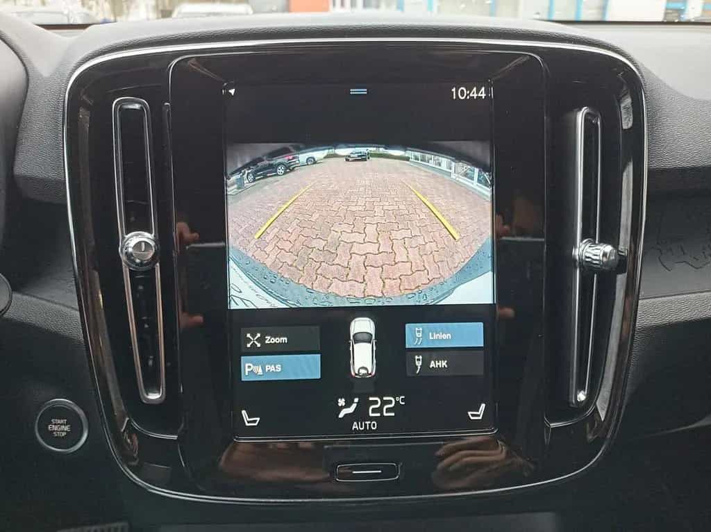 Volvo XC40 D3 Momentum Pro Geartronic 12/2019-photo-19