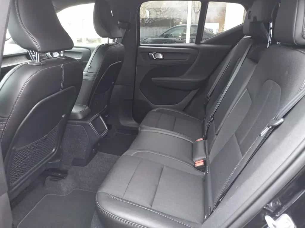 Volvo XC40 D3 Momentum Pro Geartronic 12/2019-photo-24