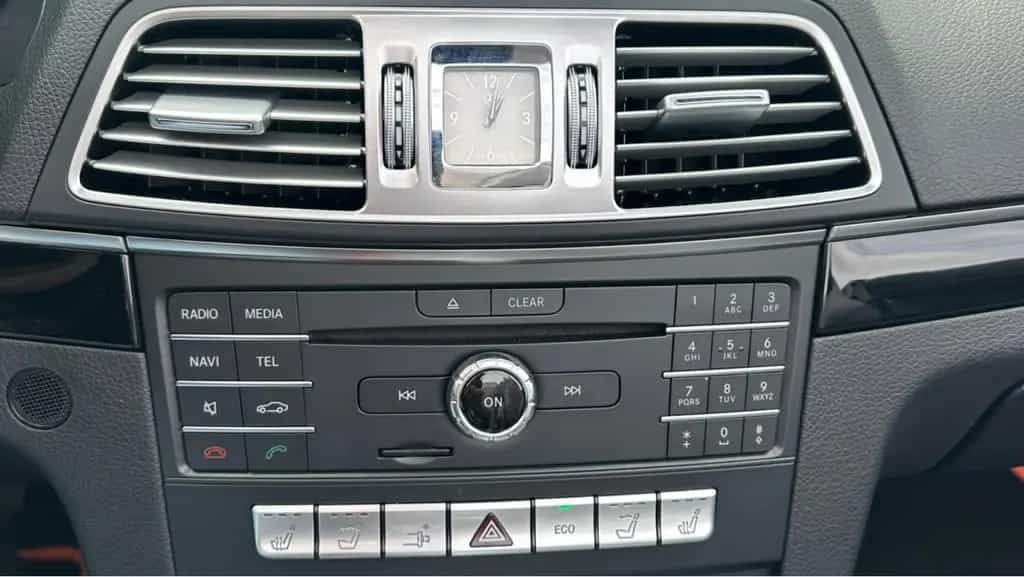 Mercedes-Benz E-Class E220d Cabrio,Leder,Navi,Aut,85TKM,2.HAND NEUWERT 03/2016-photo-17