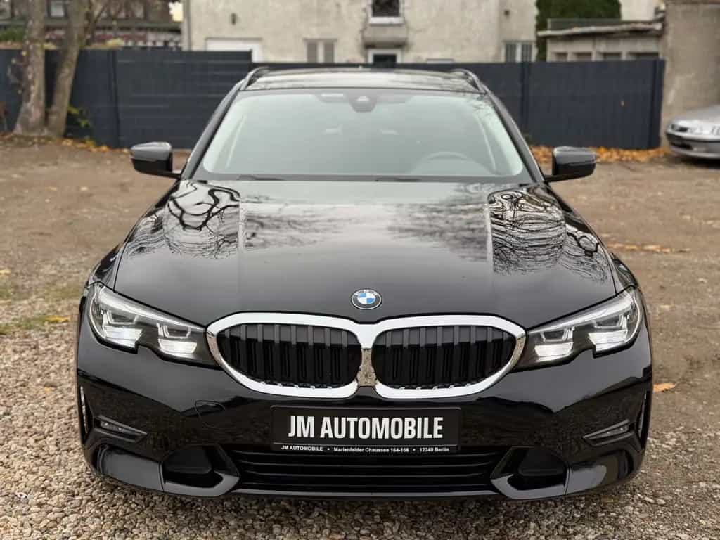 BMW 330 i Sportline/Vollleder/Navi/3-Zone-Automatik 11/2019-photo-1