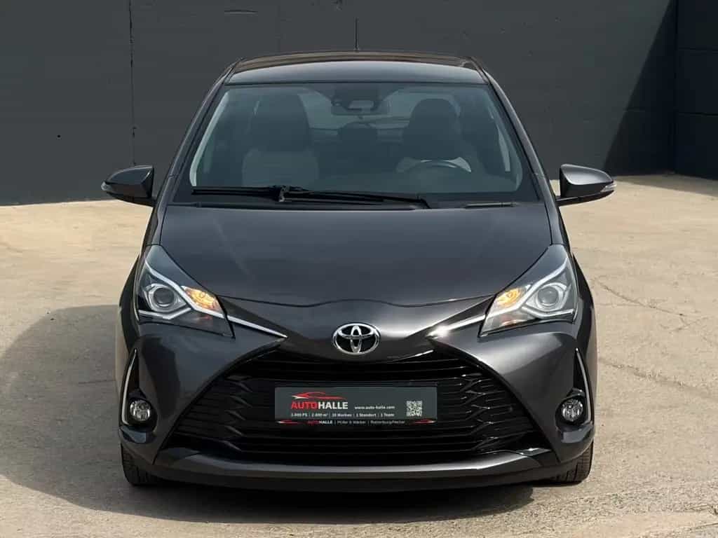 Toyota Yaris 1.5 Ltr. Kamera Klima BLT SHZ LKA AM 11/2018-photo-1
