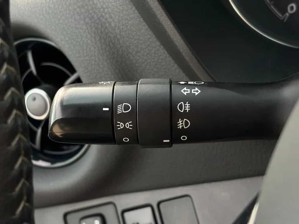 Toyota Yaris 1.5 Ltr. Kamera Klima BLT SHZ LKA AM 11/2018-photo-12