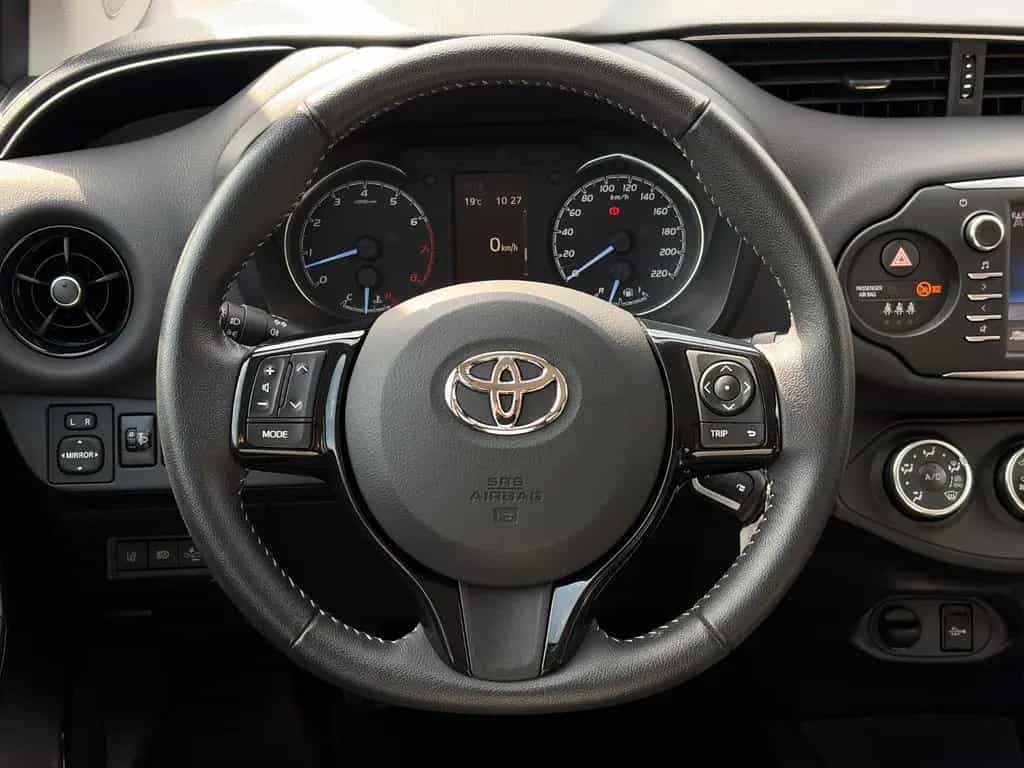 Toyota Yaris 1.5 Ltr. Kamera Klima BLT SHZ LKA AM 11/2018-photo-13
