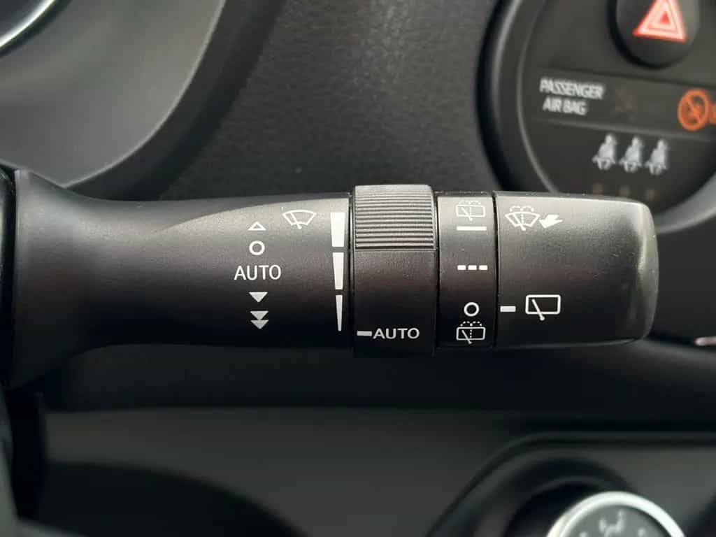 Toyota Yaris 1.5 Ltr. Kamera Klima BLT SHZ LKA AM 11/2018-photo-15